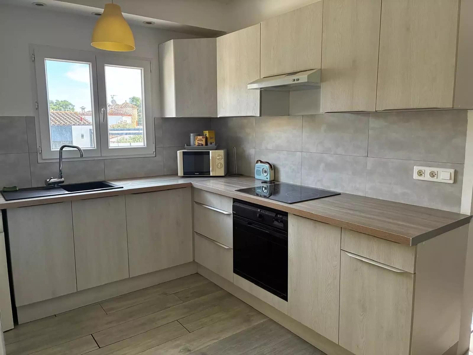 4 slaapkamer Villa te koop in Empuriabrava met zwembad garage - € 420.000 (Ref: 9910491)