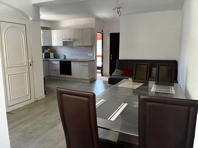 4 sypialnia Willa na sprzedaż w Empuriabrava, Castelló d'Empúries z basenem garażem - 420 000 € (Ref: 9910491)