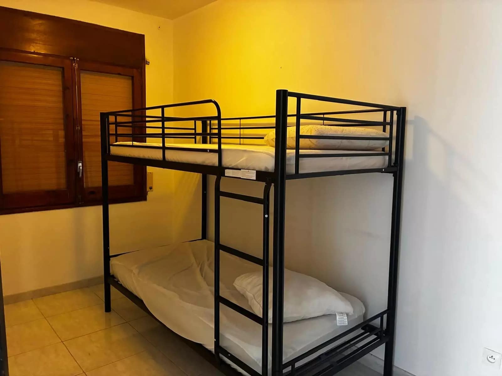 4 slaapkamer Villa te koop in Empuriabrava met zwembad garage - € 420.000 (Ref: 9910491)