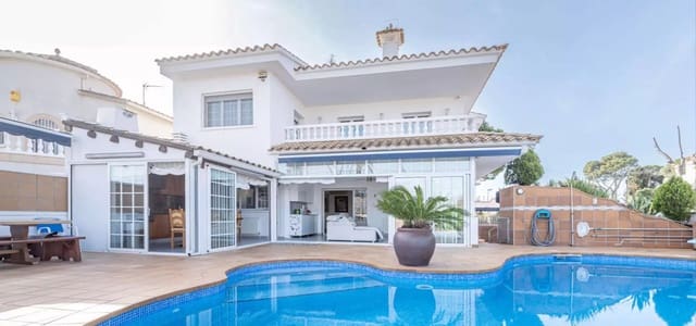 5 chambre Villa/Maison à vendre à Empuriabrava, Castelló d'Empúries avec piscine garage - 780 000 € (Ref: 9910492)