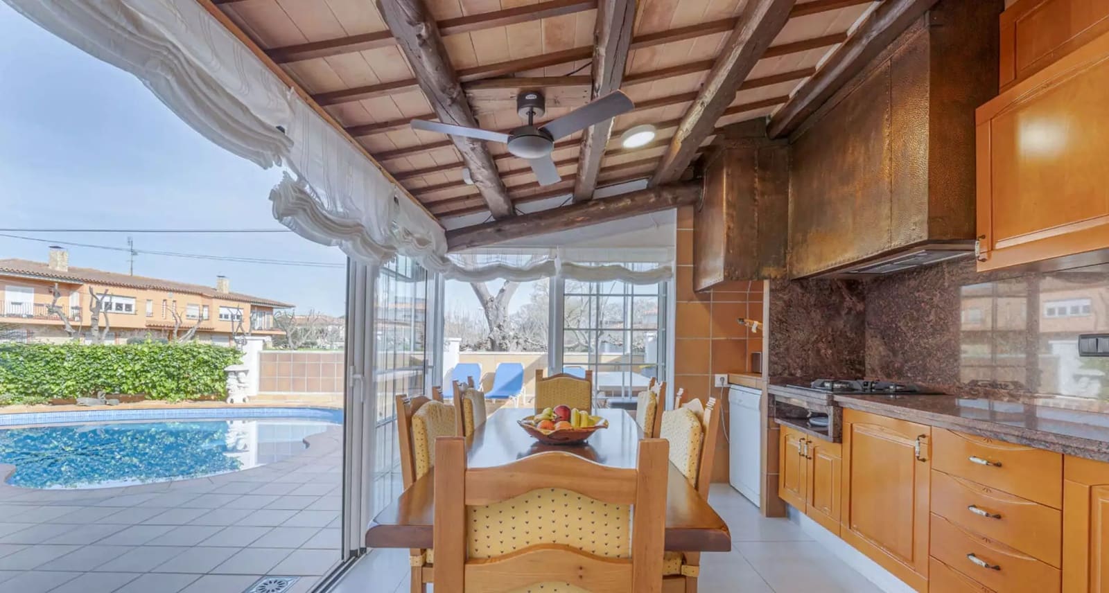 5 chambre Villa/Maison à vendre à Empuriabrava avec piscine garage - 780 000 € (Ref: 9910492)