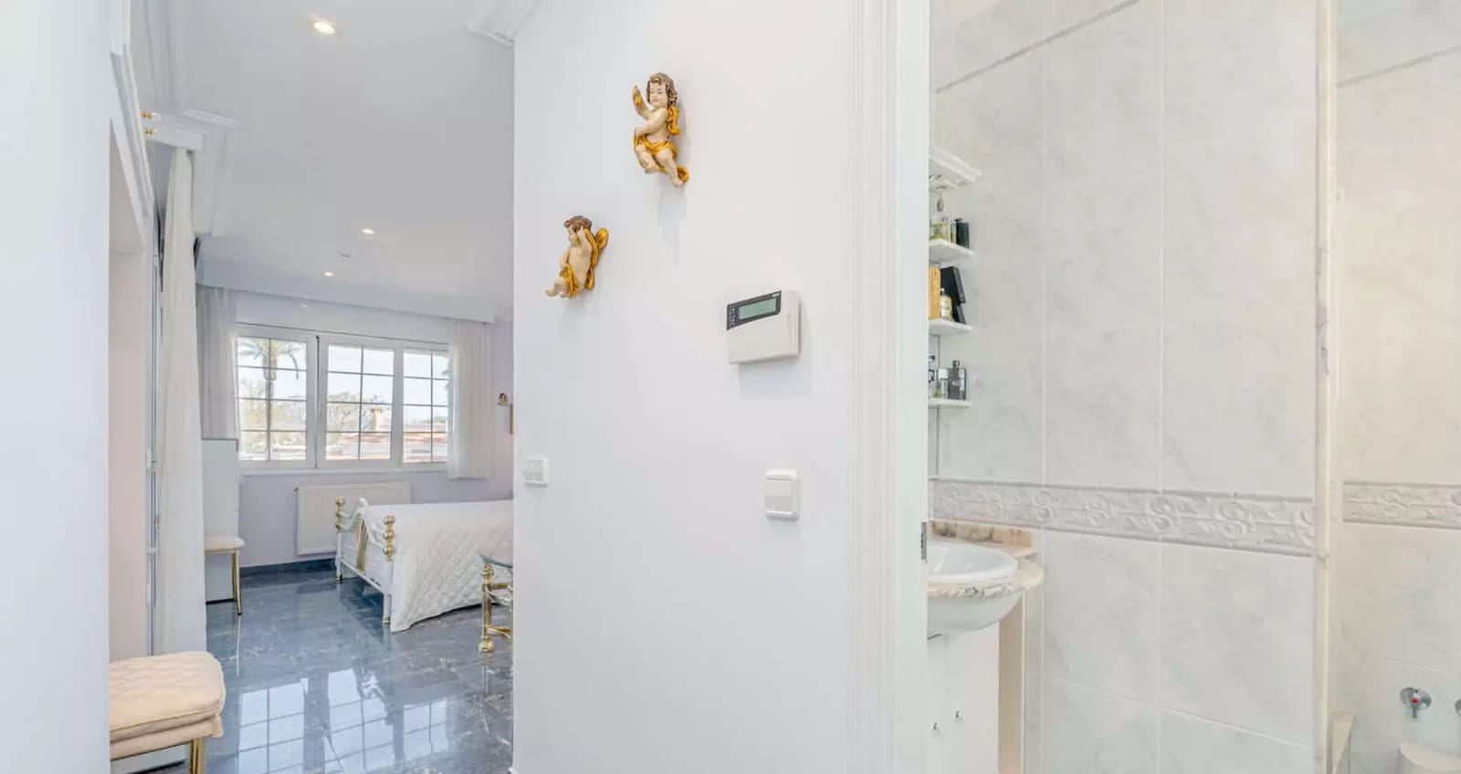 5 chambre Villa/Maison à vendre à Empuriabrava avec piscine garage - 780 000 € (Ref: 9910492)