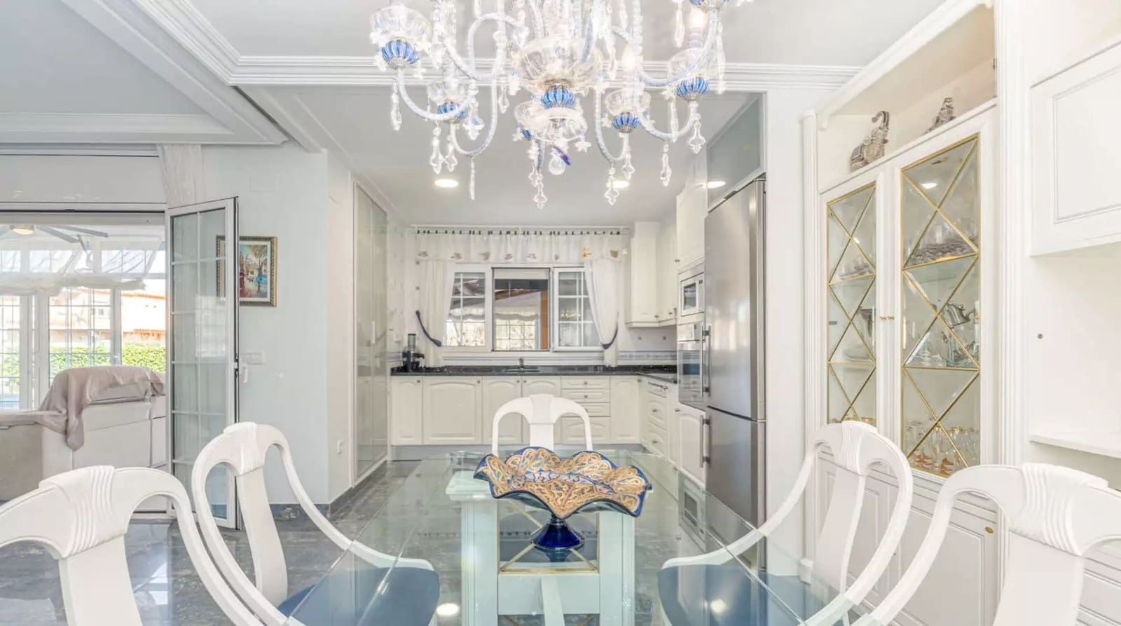 5 chambre Villa/Maison à vendre à Empuriabrava avec piscine garage - 780 000 € (Ref: 9910492)