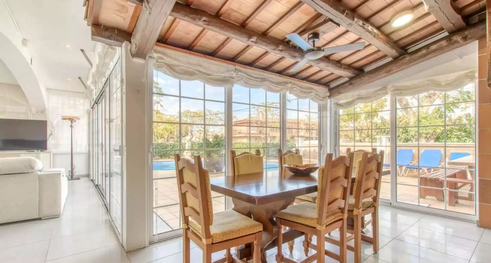 5 chambre Villa/Maison à vendre à Empuriabrava avec piscine garage - 780 000 € (Ref: 9910492)