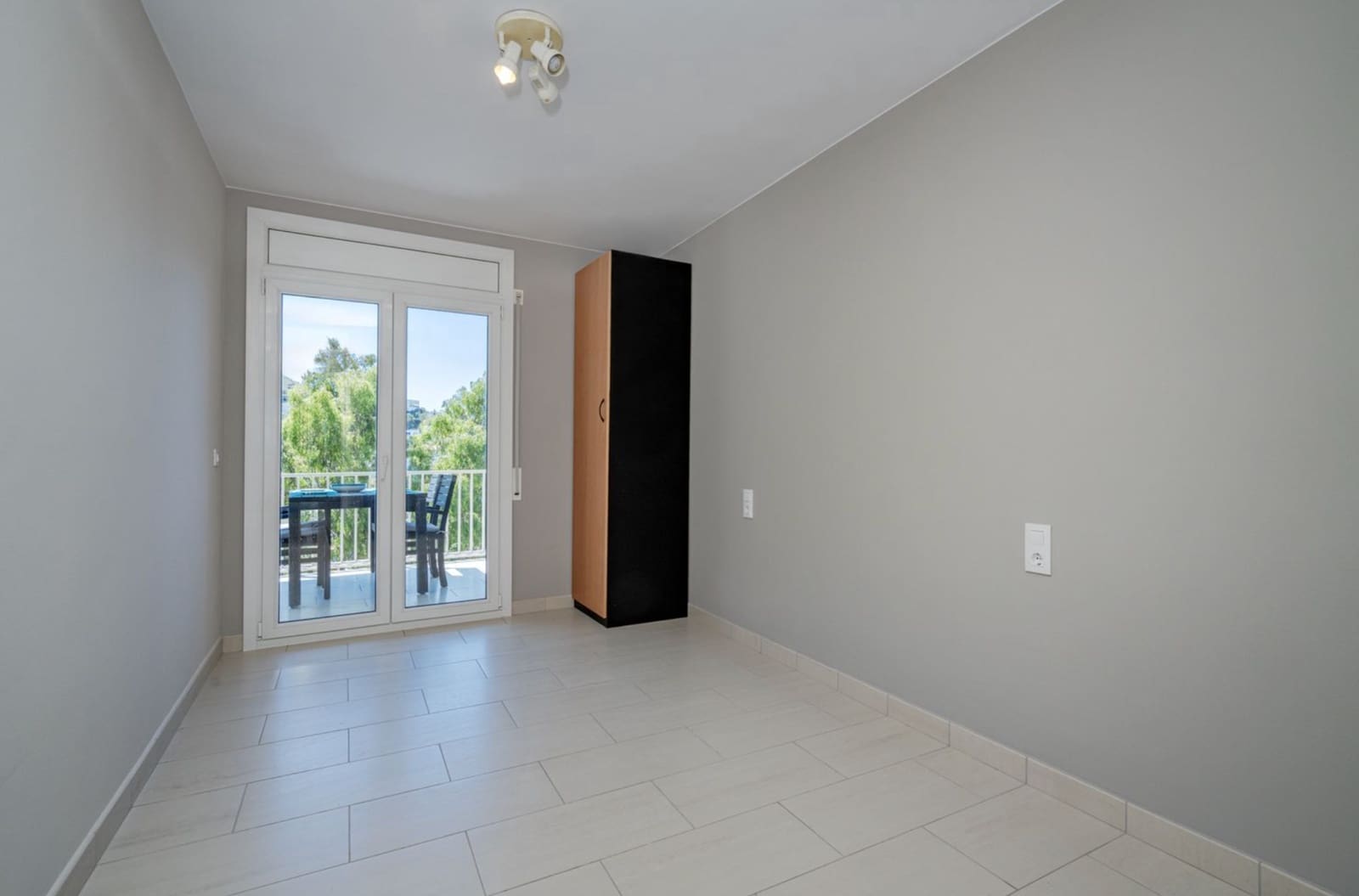 3 bedroom Flat for sale in Roses with garage - € 389,000 (Ref: 9928062)