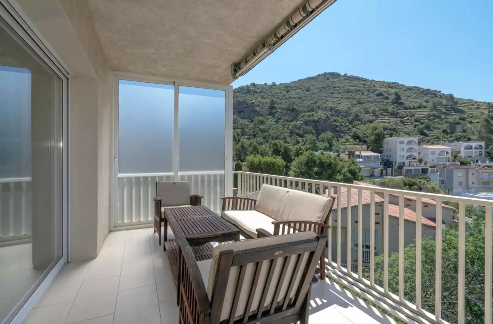 3 bedroom Flat for sale in Roses with garage - € 389,000 (Ref: 9928062)