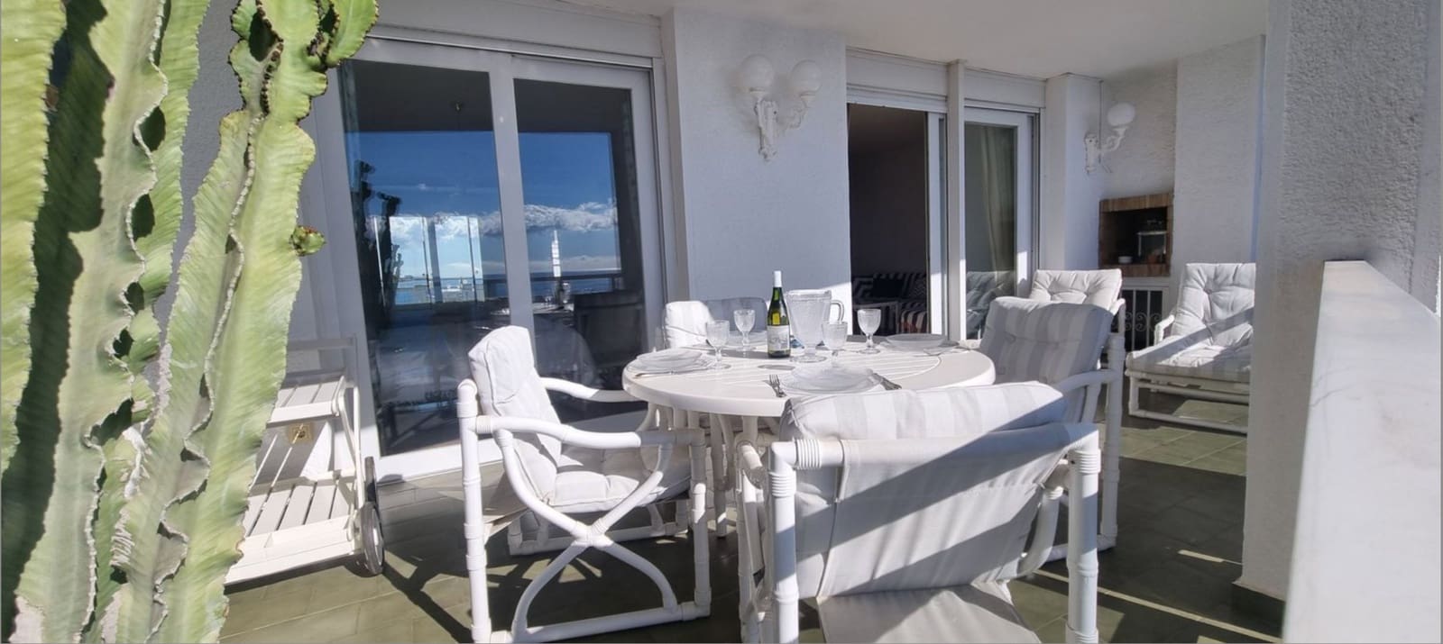 2 bedroom Flat for sale in Roses with garage - € 449,828 (Ref: 9928063)