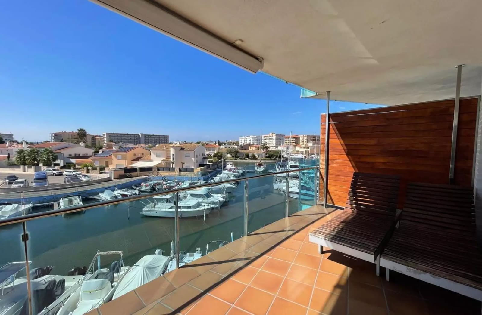 2 Zimmer Wohnung zu verkaufen in Roses mit Garage - 299.000 € (Ref: 9928064)