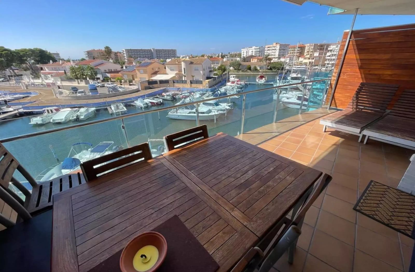 2 Zimmer Wohnung zu verkaufen in Roses mit Garage - 299.000 € (Ref: 9928064)