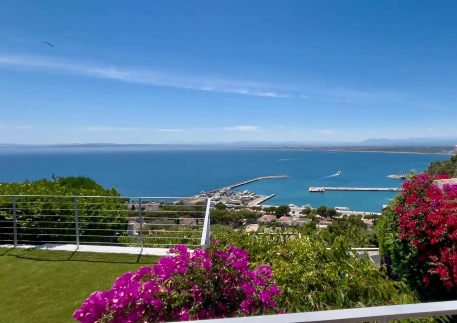 3 bedroom Villa for sale in Roses with pool garage - € 895,000 (Ref: 9928066)