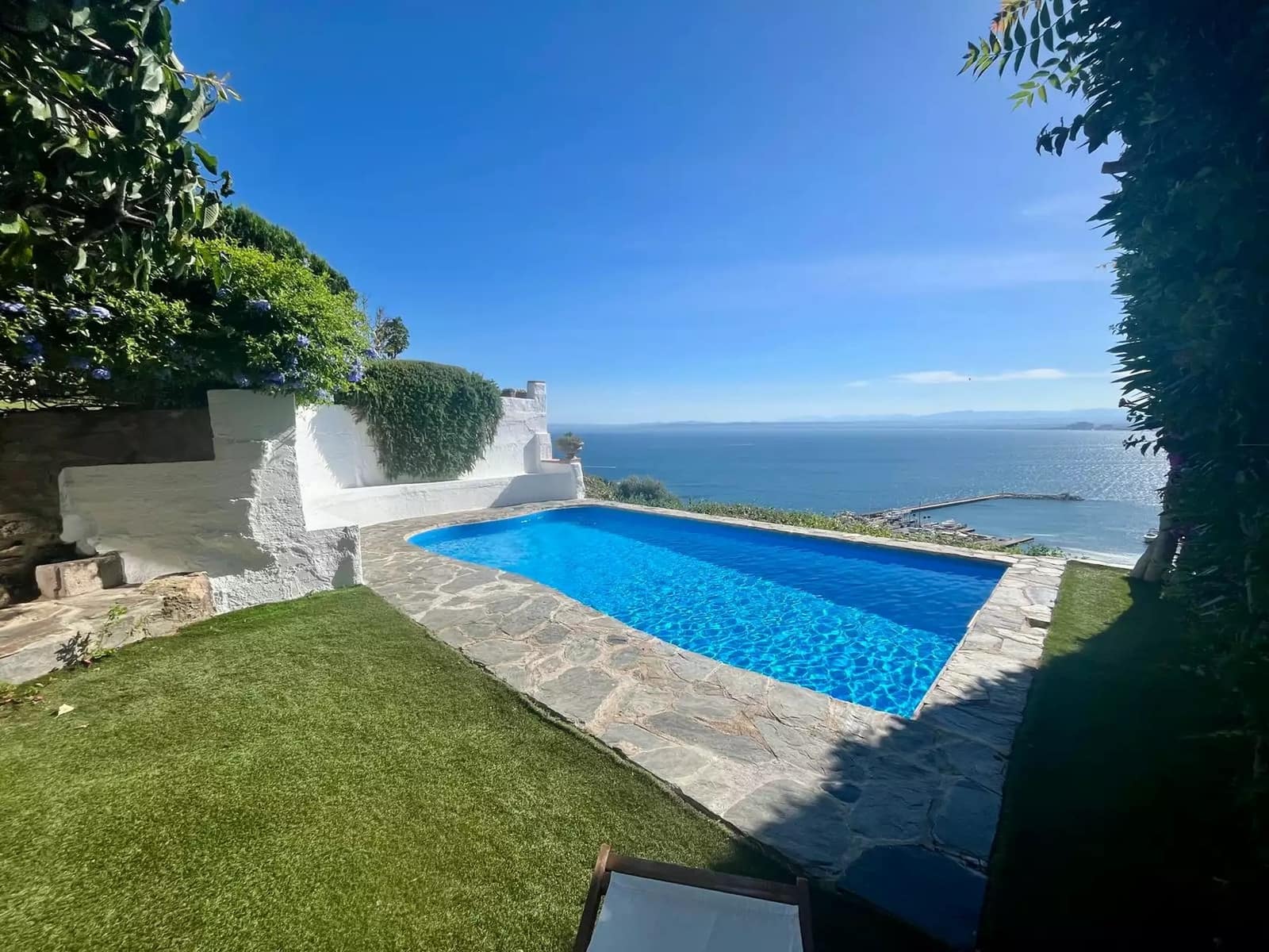 3 bedroom Villa for sale in Roses with pool garage - € 895,000 (Ref: 9928066)