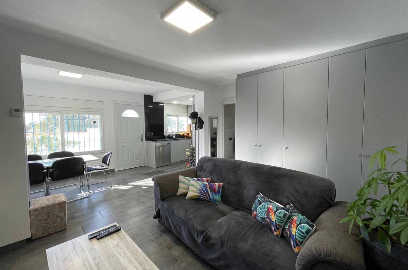 2 soveværelse Byhus til salg i Roses med garage - € 287.000 (Ref: 9928068)