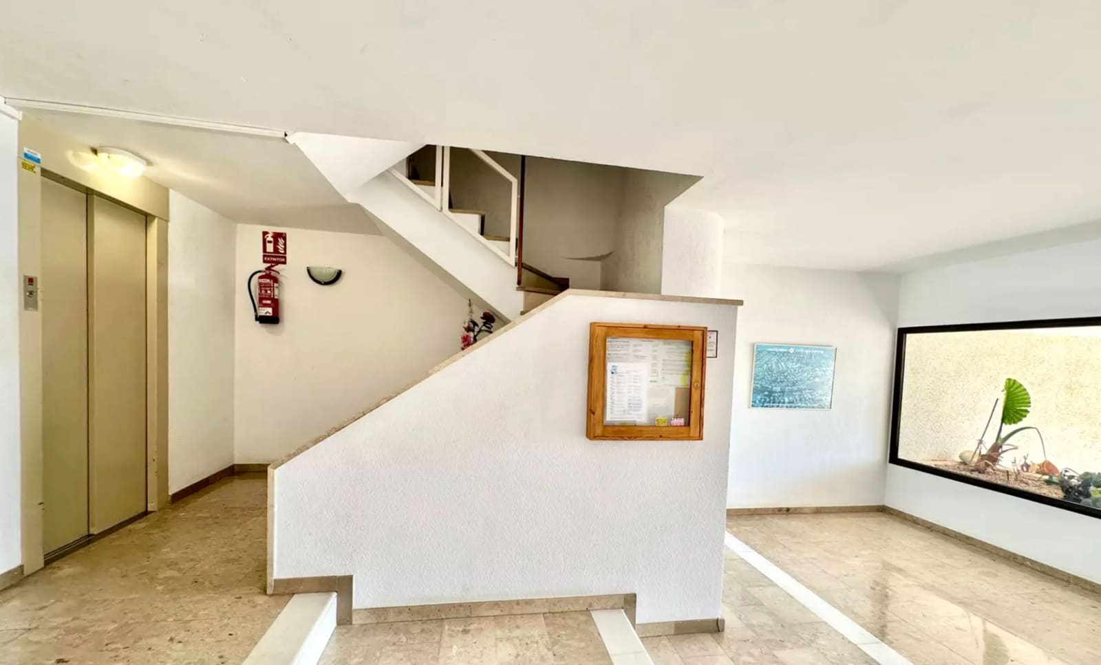 Piso de 2 habitaciones en Empuriabrava en venta con garaje - 299.000 € (Ref: 9937825)