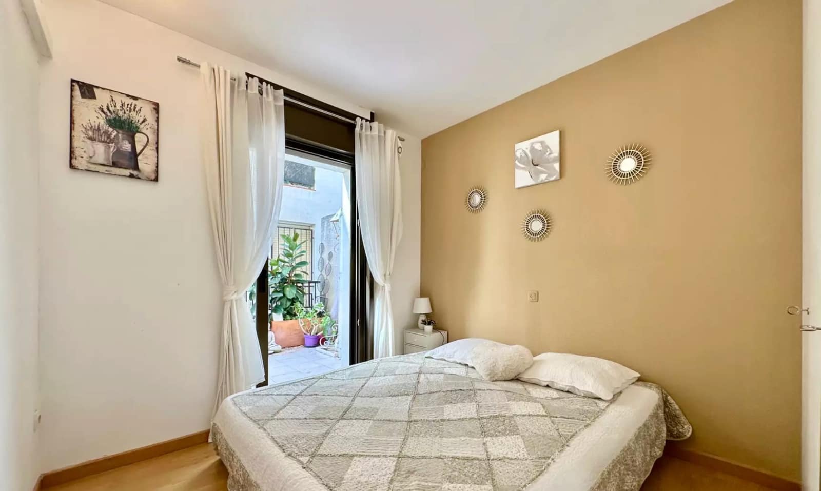 Piso de 2 habitaciones en Empuriabrava en venta con garaje - 299.000 € (Ref: 9937825)