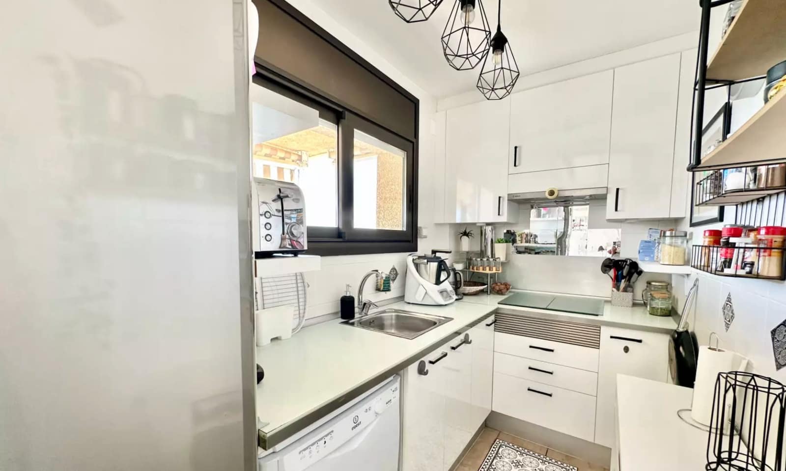 Piso de 2 habitaciones en Empuriabrava en venta con garaje - 299.000 € (Ref: 9937825)