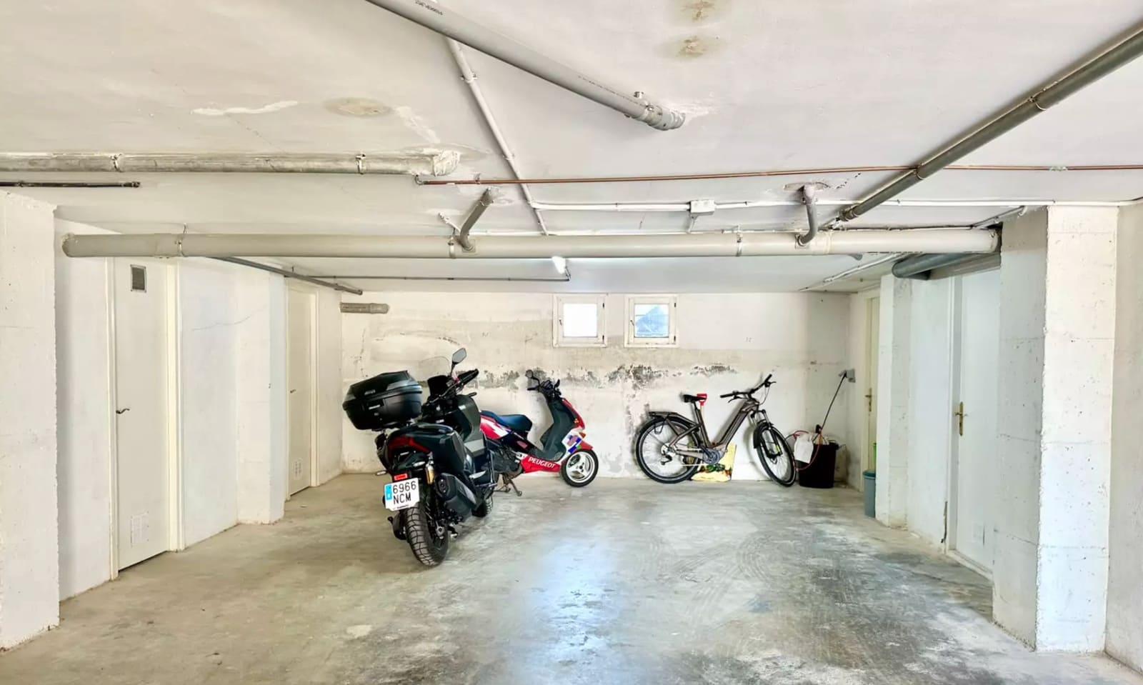 Piso de 2 habitaciones en Empuriabrava en venta con garaje - 299.000 € (Ref: 9937825)
