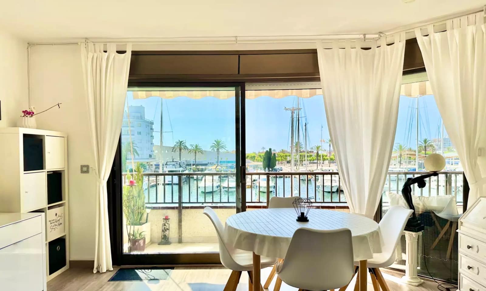 Piso de 2 habitaciones en Empuriabrava en venta con garaje - 299.000 € (Ref: 9937825)