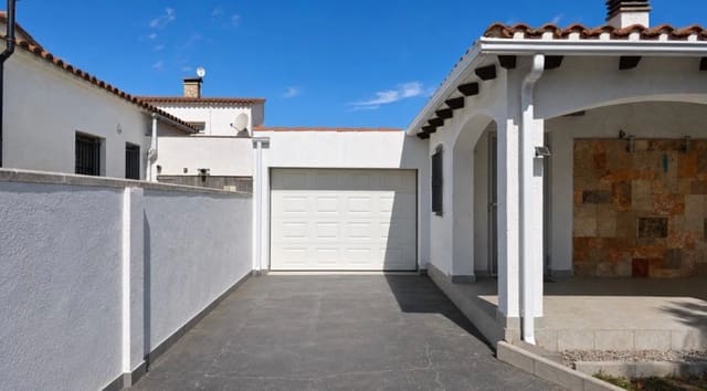3 Zimmer Villa zu verkaufen in Empuriabrava, Castelló d'Empúries mit Garage - 485.000 € (Ref: 9937826)