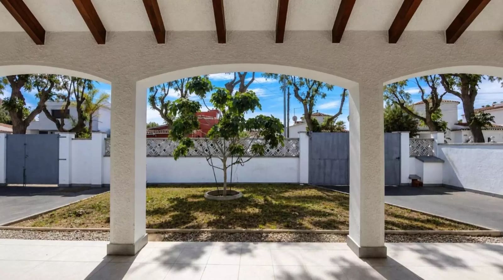 3 Zimmer Villa zu verkaufen in Empuriabrava mit Garage - 485.000 € (Ref: 9937826)