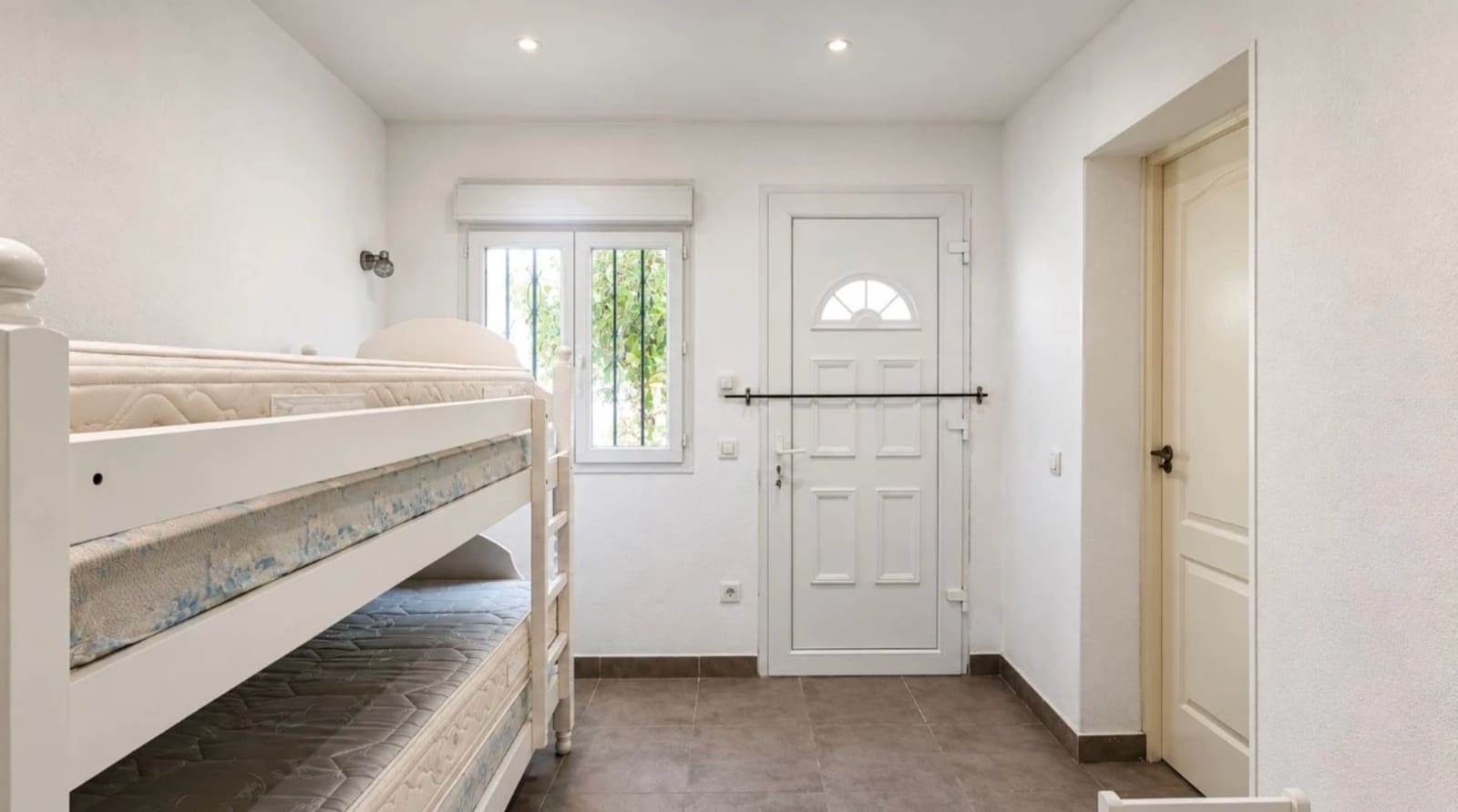 3 Zimmer Villa zu verkaufen in Empuriabrava mit Garage - 485.000 € (Ref: 9937826)