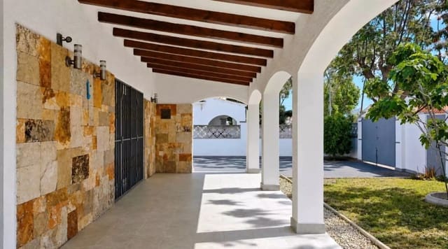 3 Zimmer Villa zu verkaufen in Empuriabrava, Castelló d'Empúries mit Garage - 485.000 € (Ref: 9937826)