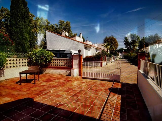 3 quarto Moradia para venda em Empuriabrava, Castelló d'Empúries com garagem - 255 000 € (Ref: 9941998)
