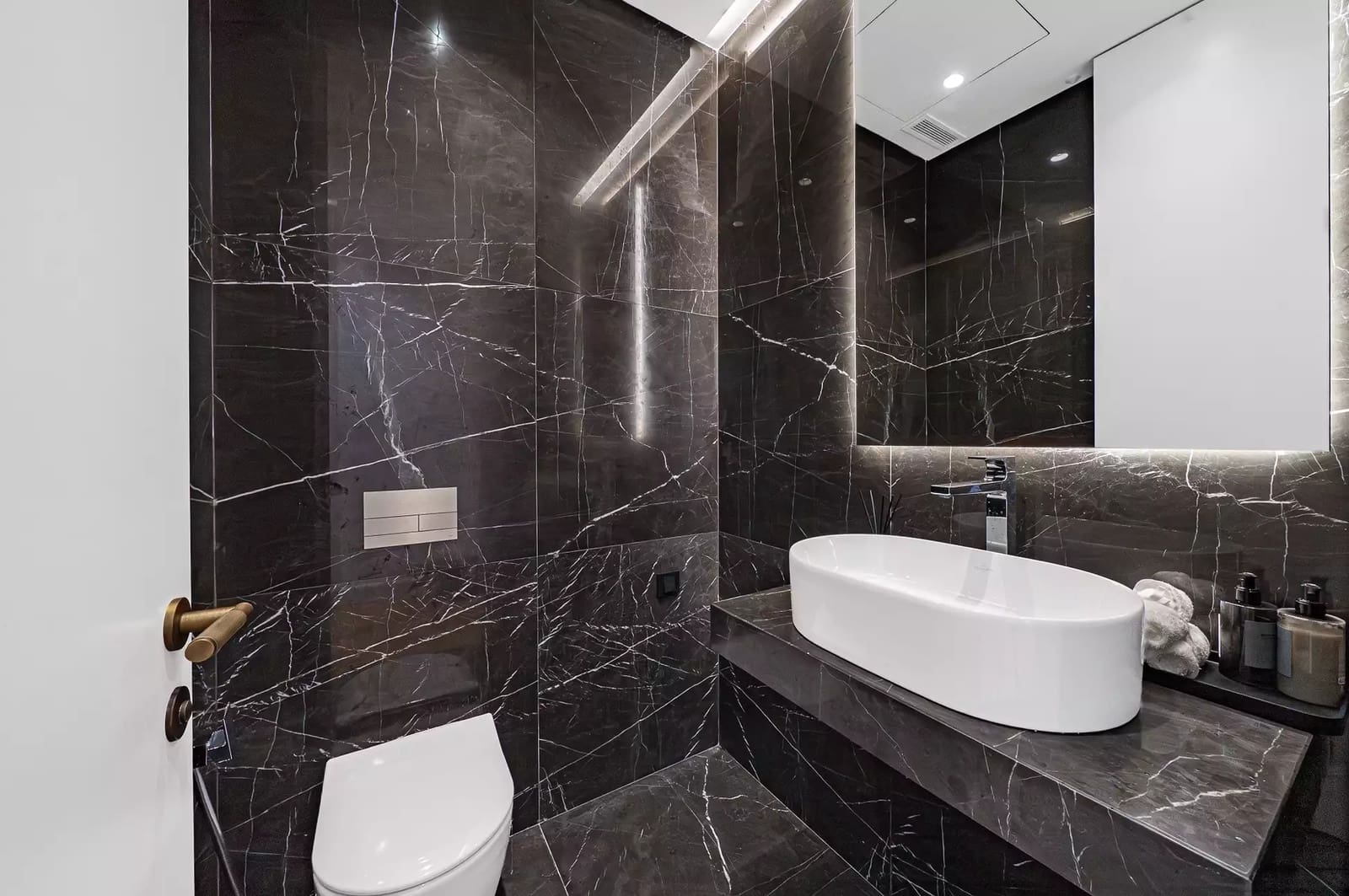 6 slaapkamer Villa te koop in Marbella met zwembad garage - € 6.400.000 (Ref: 9966658)