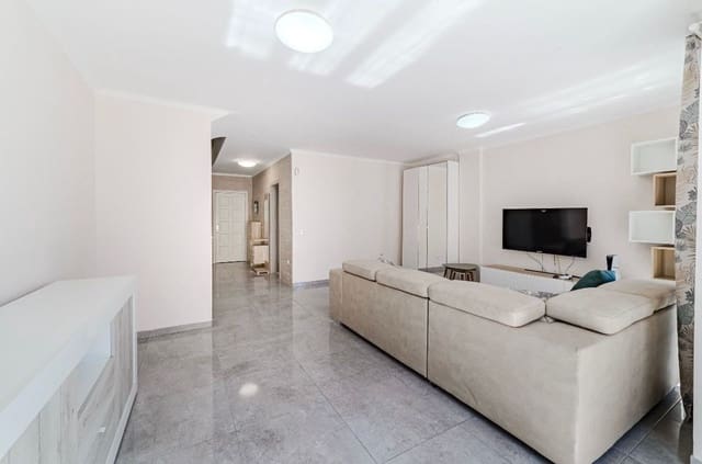 3 bedroom Townhouse for sale in Santa Cruz de Tenerife with pool garage - € 420,000 (Ref: 9400375)