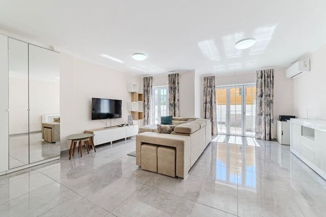 3 bedroom Townhouse for sale in Santa Cruz de Tenerife with pool garage - € 420,000 (Ref: 9400375)