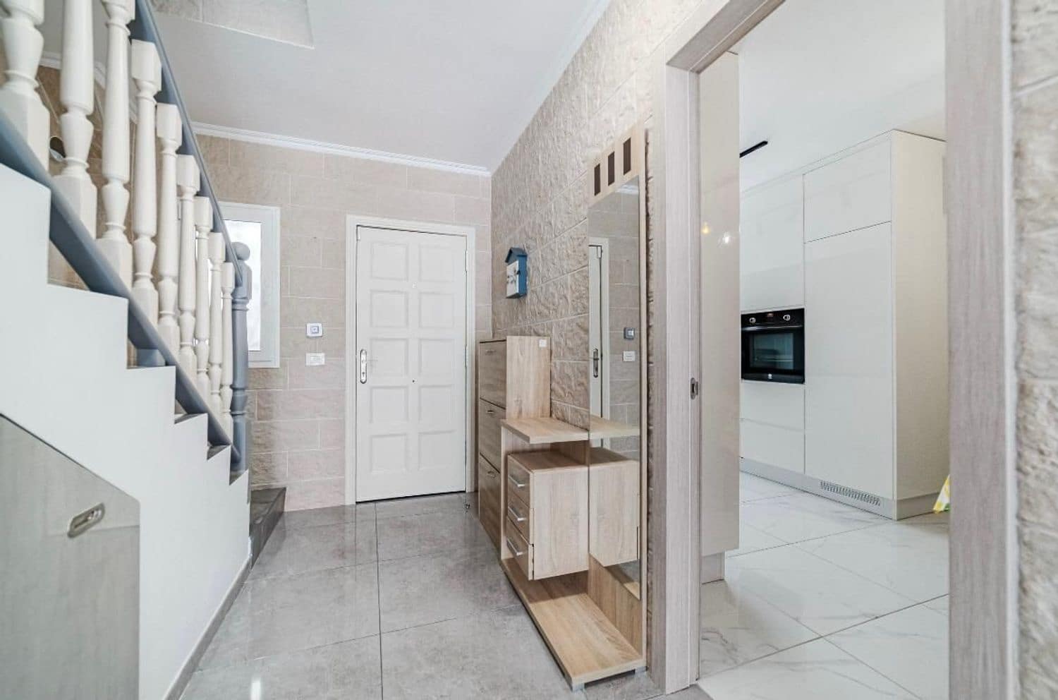 3 bedroom Townhouse for sale in Santa Cruz de Tenerife with pool garage - € 420,000 (Ref: 9400375)