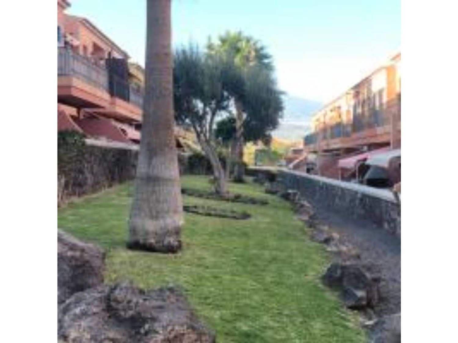 2 bedroom Apartment for rent in Arona with pool garage - € 1,300 (Ref: 9400377)