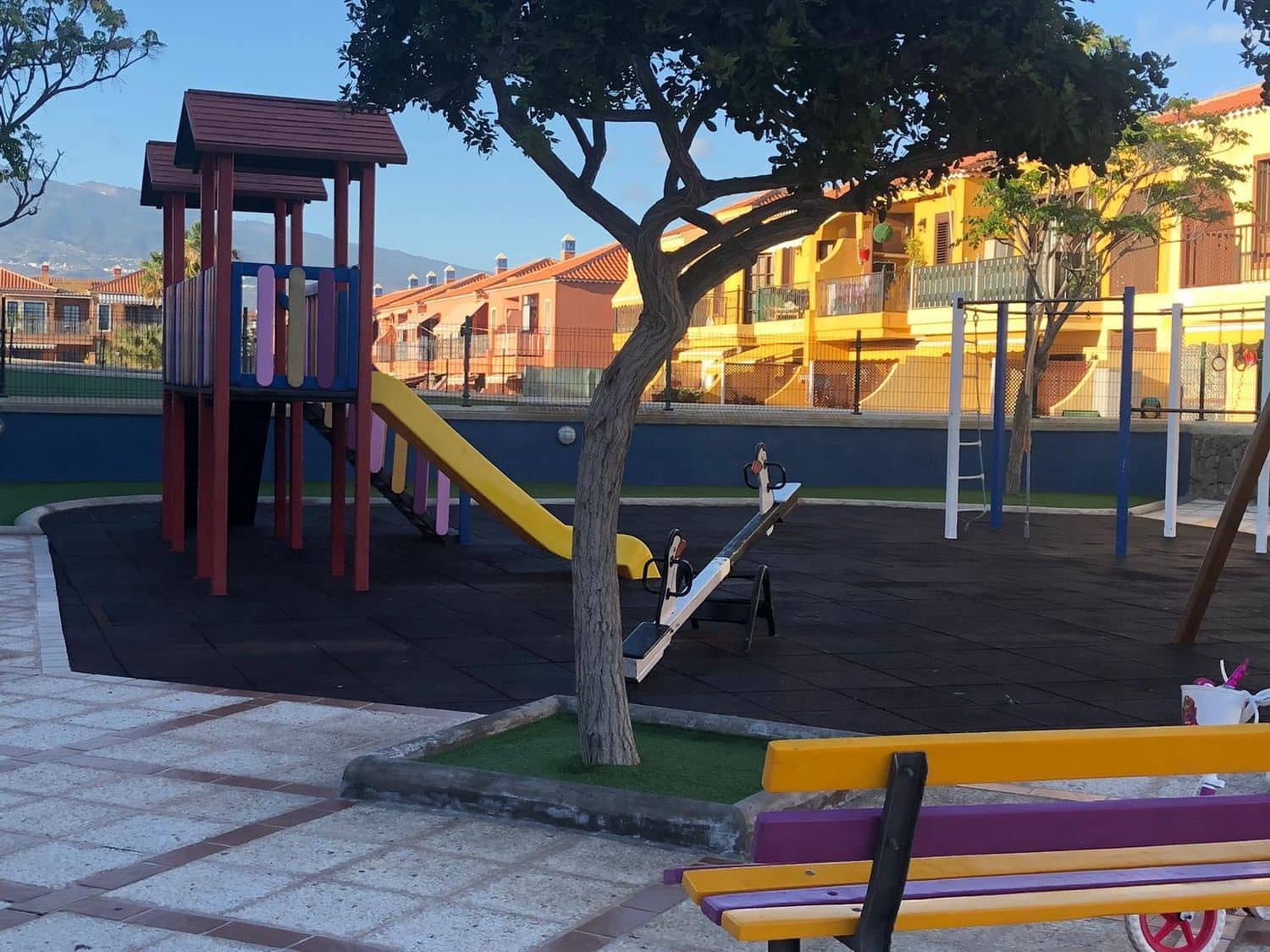 2 bedroom Apartment for rent in Arona with pool garage - € 1,300 (Ref: 9400377)