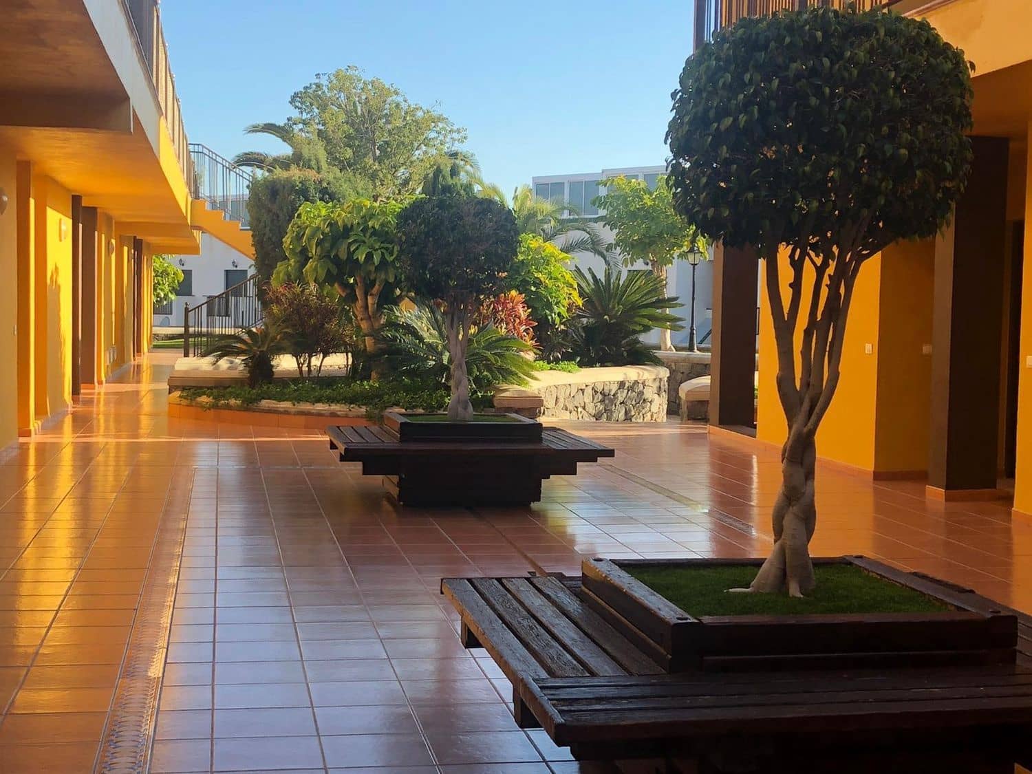 2 bedroom Apartment for rent in Arona with pool garage - € 1,300 (Ref: 9400377)