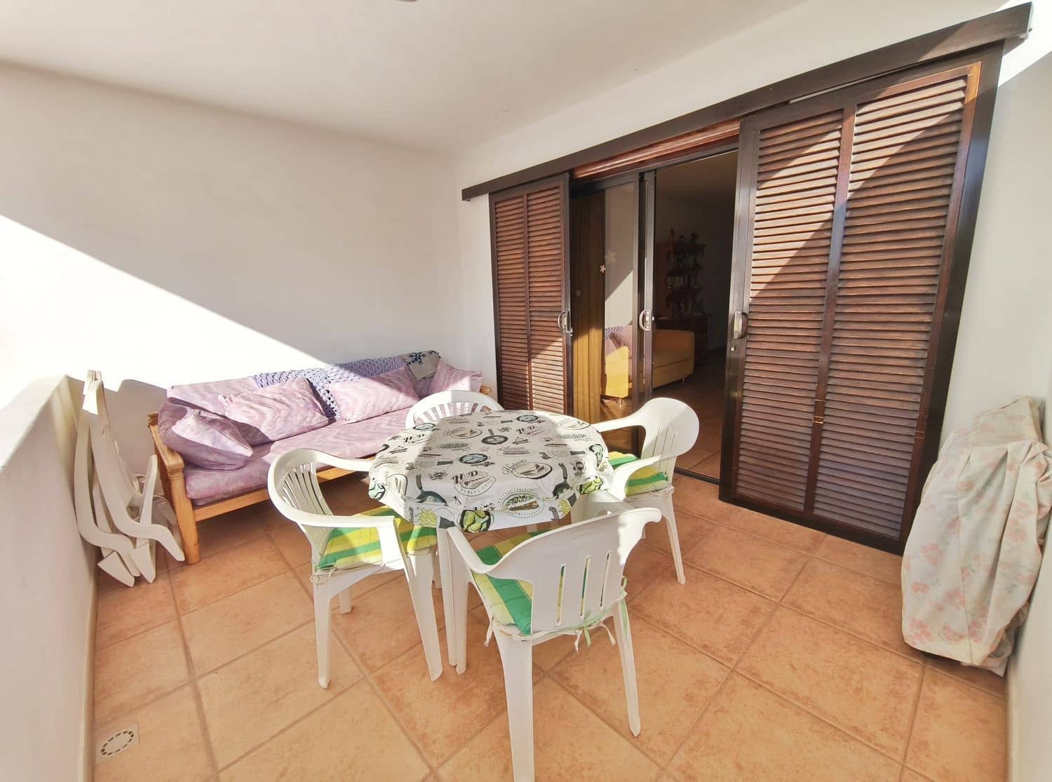 1 soverom Leilighet til salgs i Los Cristianos med svømmebasseng garasje - € 320 000 (Ref: 9400378)