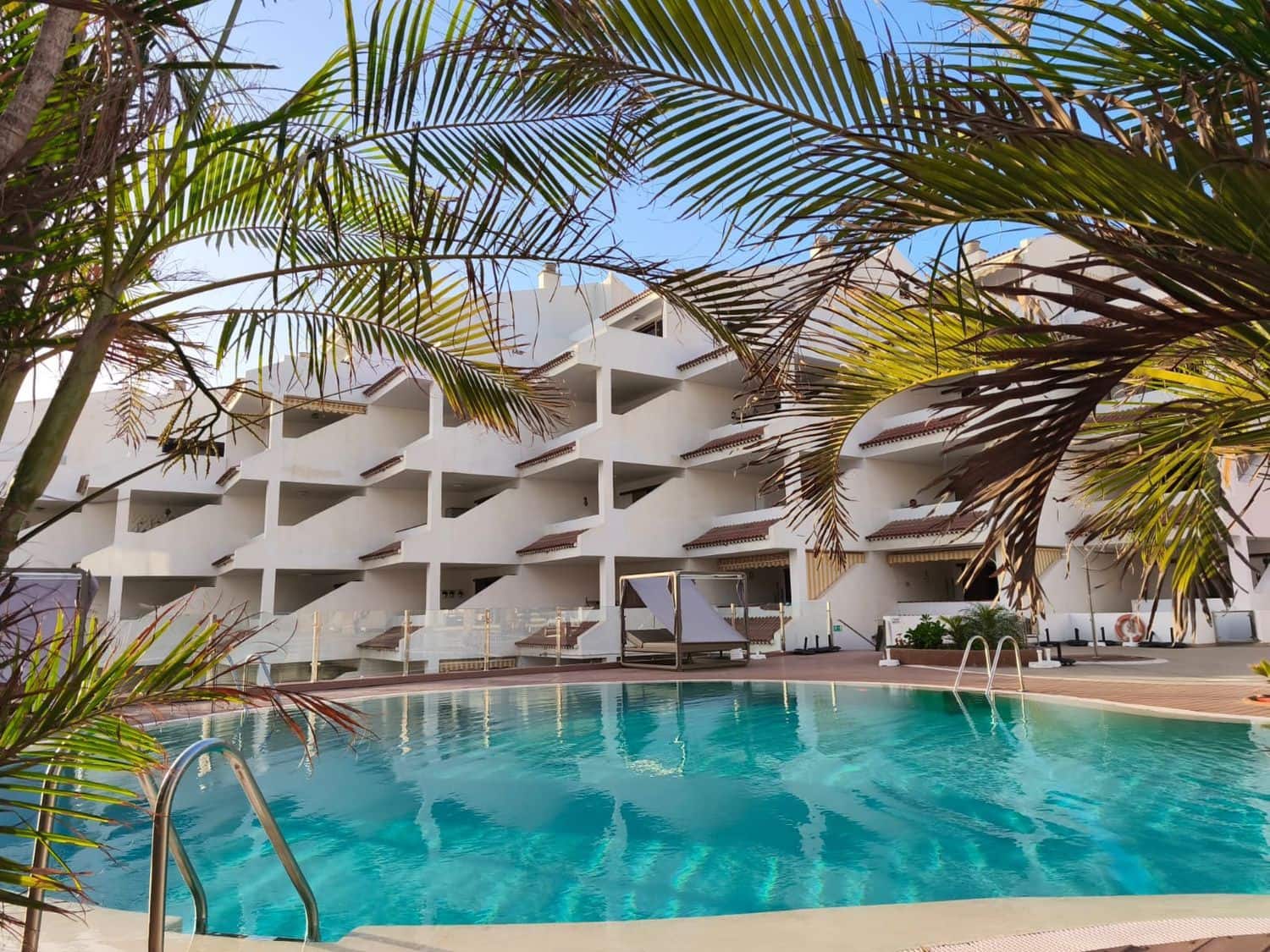 1 soverom Leilighet til salgs i Los Cristianos med svømmebasseng garasje - € 320 000 (Ref: 9400378)