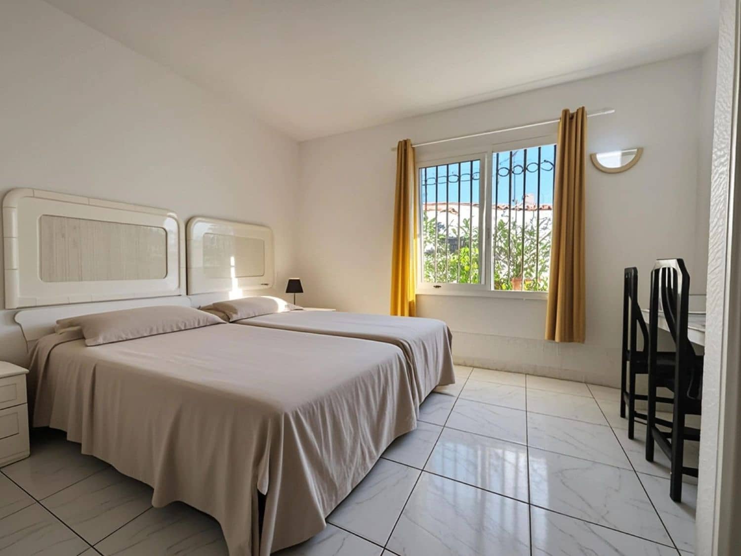 2 sypialnia Dom na sprzedaż w Costa Adeje z basenem garażem - 495 000 € (Ref: 9425680)