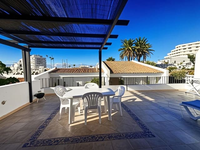 Casa de 2 habitaciones en San Eugenio Bajo, Adeje en venta con piscina garaje - 495.000 € (Ref: 9425680)