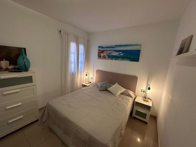 2 makuuhuone Huoneisto vuokrattavana paikassa Costa del Silencio, Arona mukana uima-altaan 
autotalli - 1 300 € (Ref: 9450069)