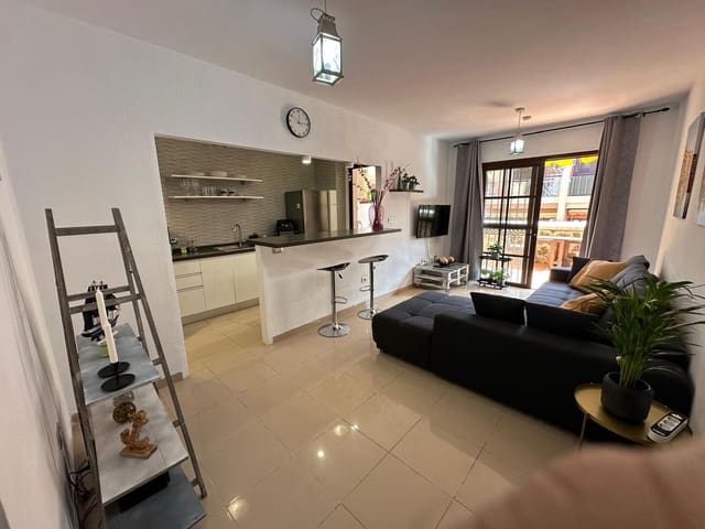 2 makuuhuone Huoneisto vuokrattavana paikassa Costa del Silencio, Arona mukana uima-altaan 
autotalli - 1 300 € (Ref: 9450069)