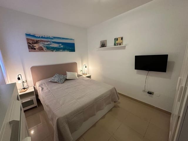 2 makuuhuone Huoneisto vuokrattavana paikassa Costa del Silencio, Arona mukana uima-altaan 
autotalli - 1 300 € (Ref: 9450069)