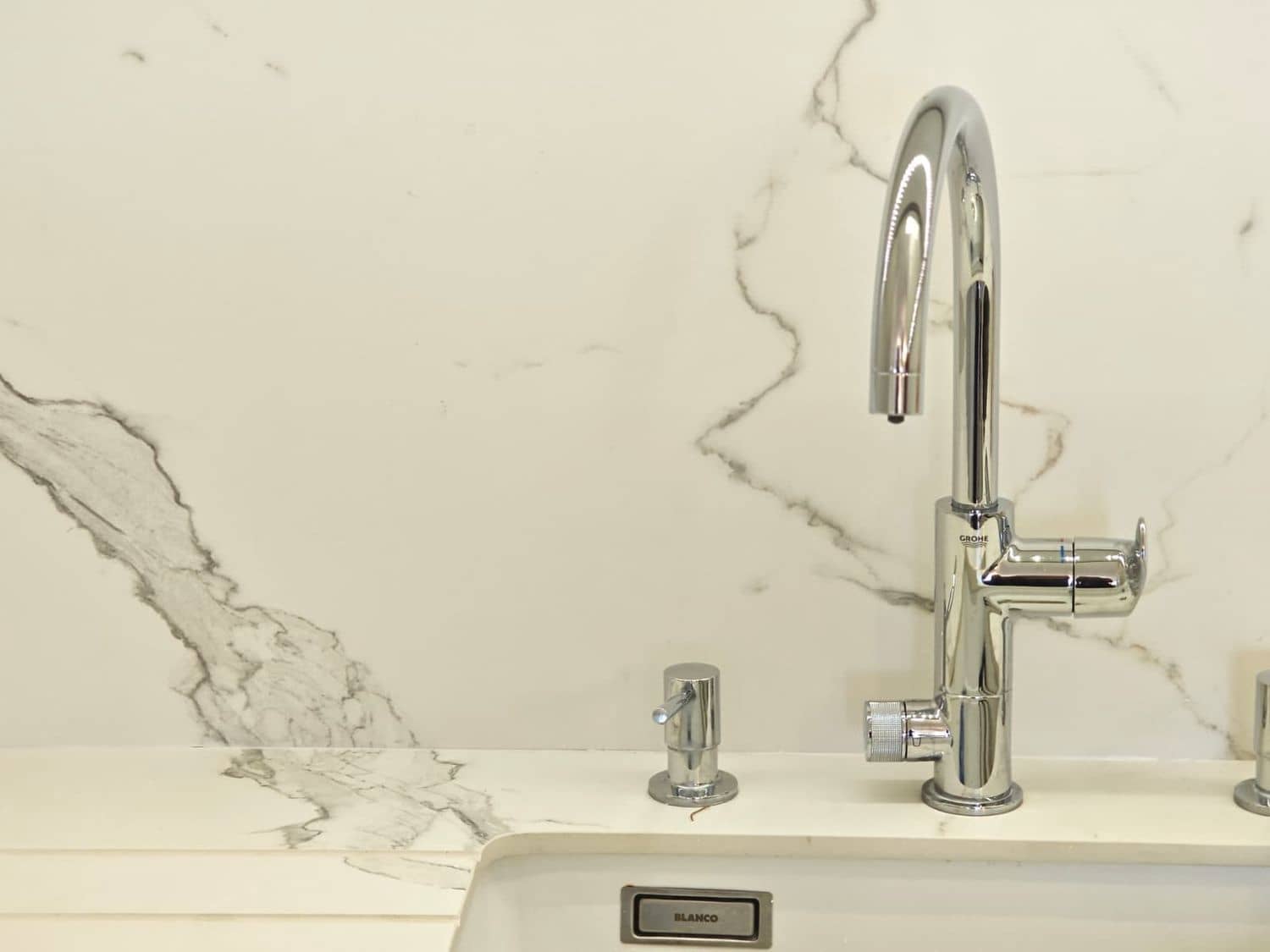 1 bedroom Apartment for sale in Los Cristianos with pool garage - € 395,000 (Ref: 9479080)