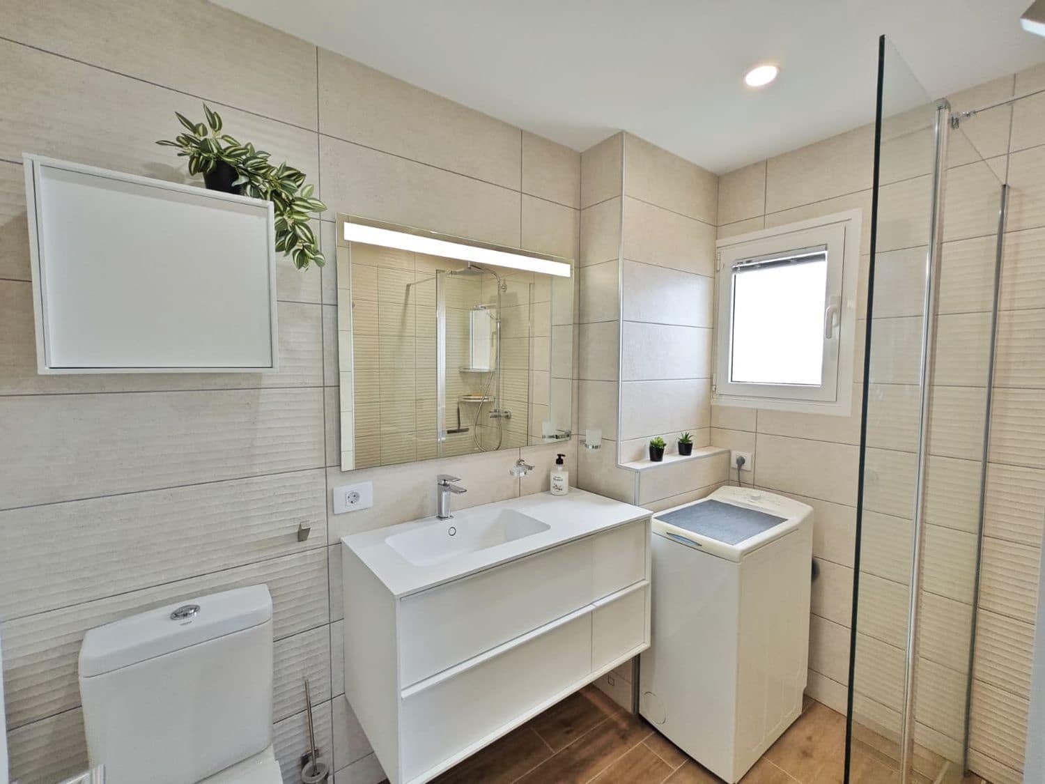 1 bedroom Apartment for sale in Los Cristianos with pool garage - € 395,000 (Ref: 9479080)