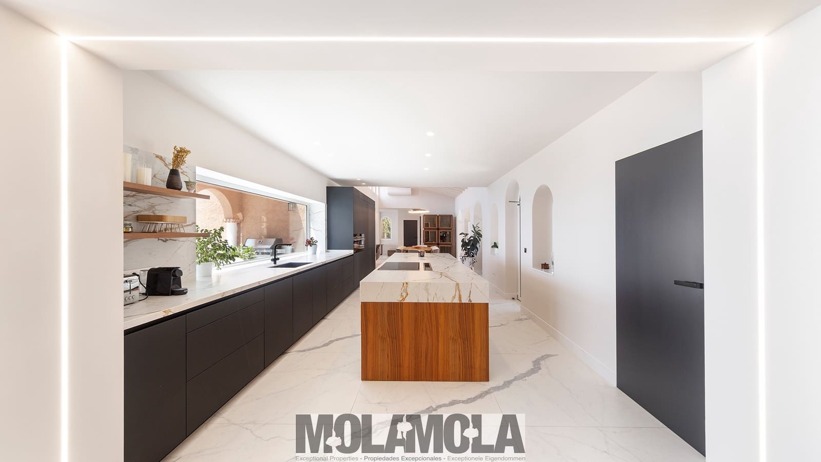 4 sypialnia Finka/Dom wiejski na sprzedaż w Mojacar z basenem garażem - 2 950 000 € (Ref: 10016429)