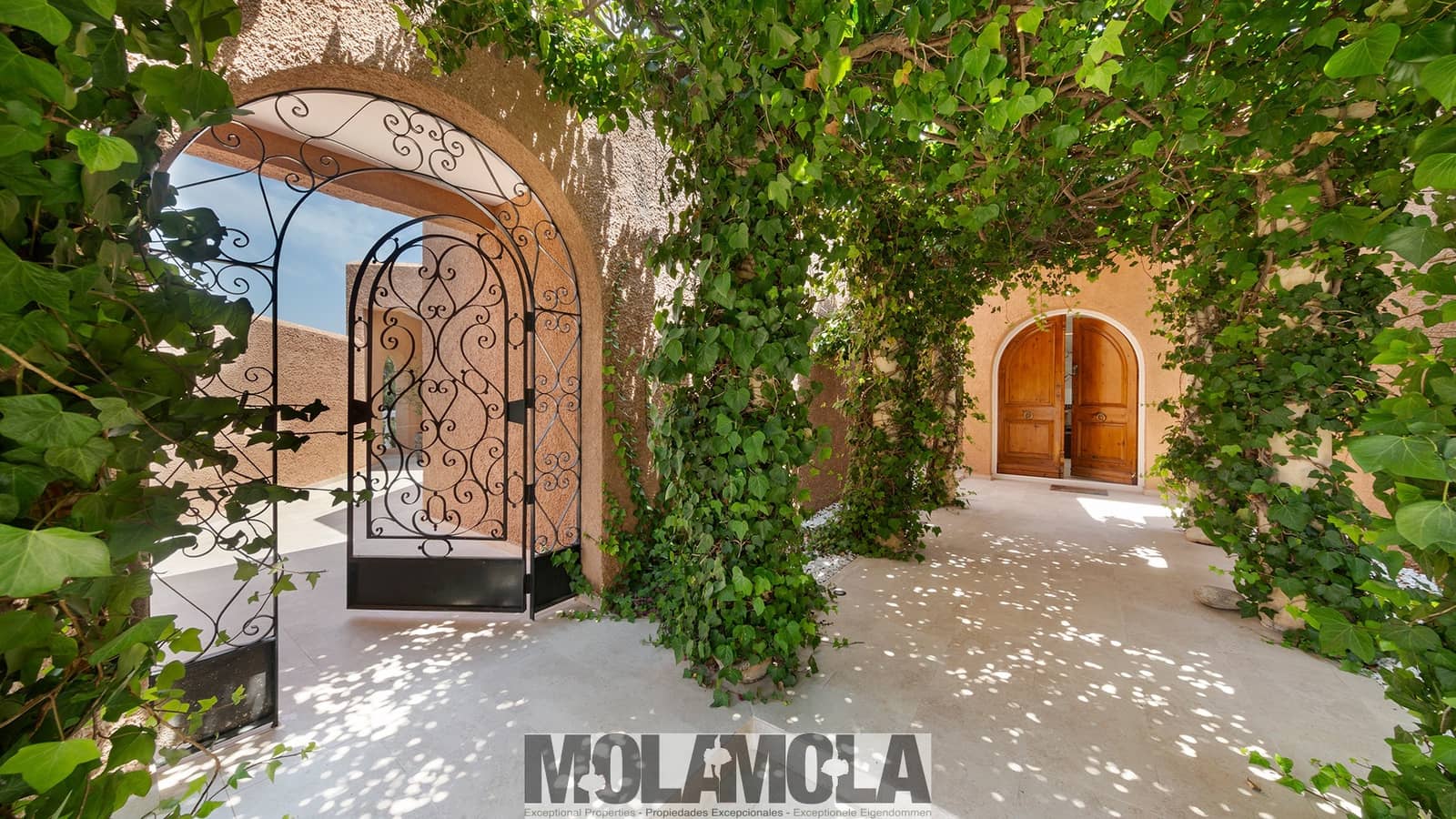 4 sypialnia Finka/Dom wiejski na sprzedaż w Mojacar z basenem garażem - 2 950 000 € (Ref: 10016429)