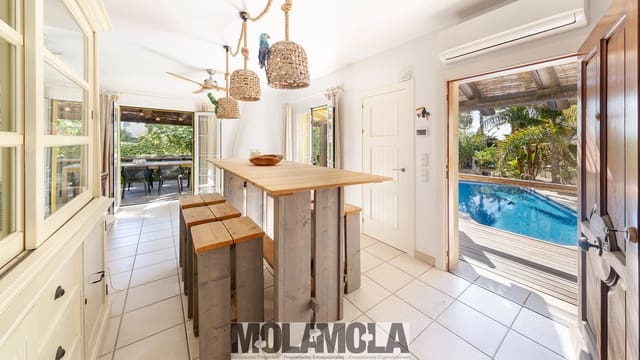 4 soverom Villa til salgs i Cala Marqués, Vera med svømmebasseng garasje - € 675 000 (Ref: 10181658)