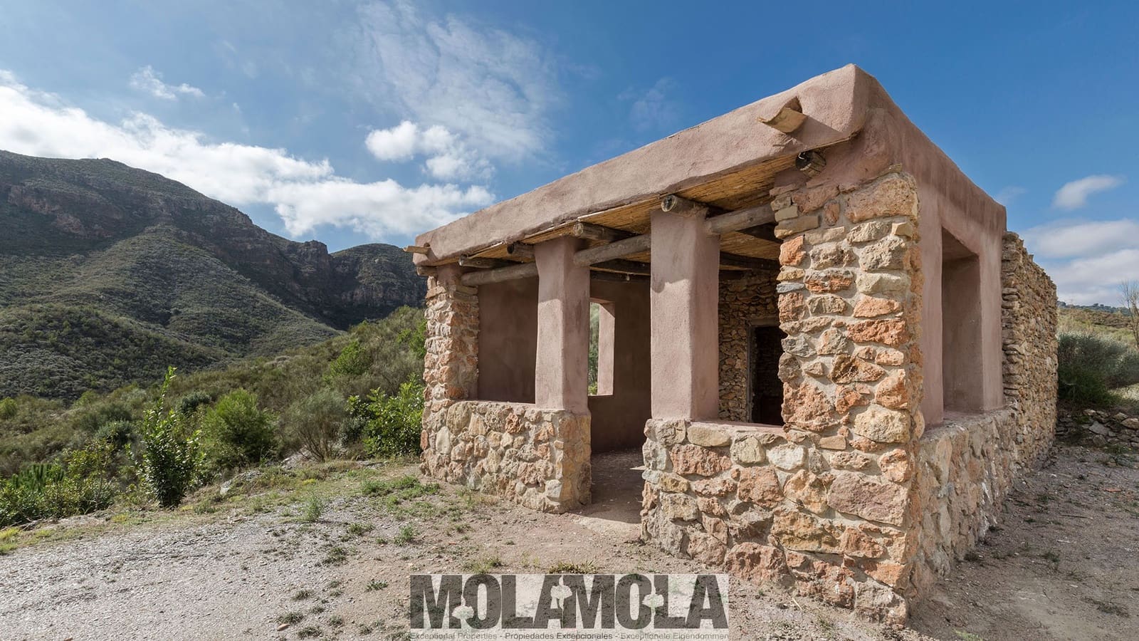 8 soveværelse Finca/Landehus til salg i El Cortijo Grande - € 680.000 (Ref: 8465909)