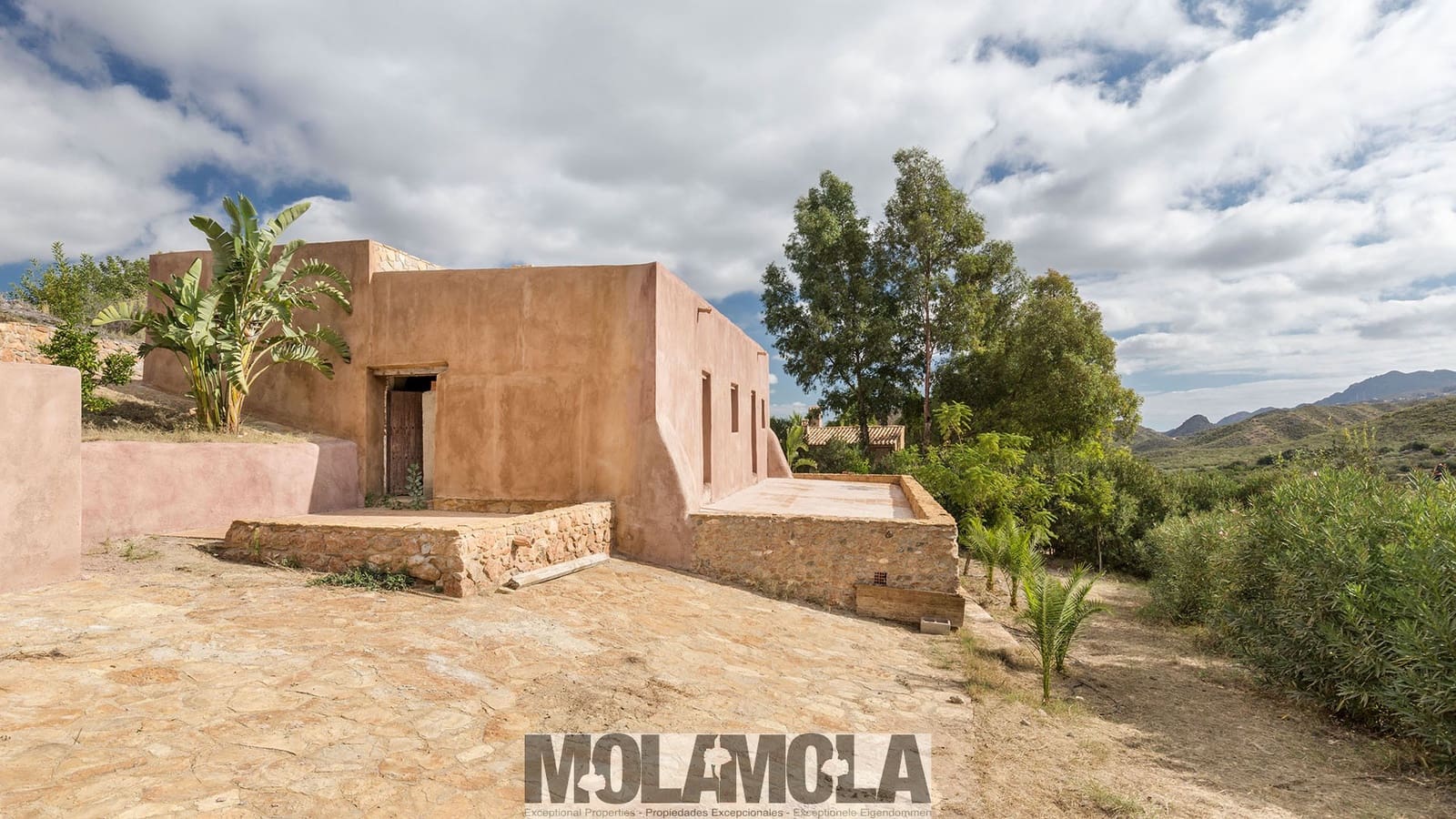 8 soveværelse Finca/Landehus til salg i El Cortijo Grande - € 680.000 (Ref: 8465909)
