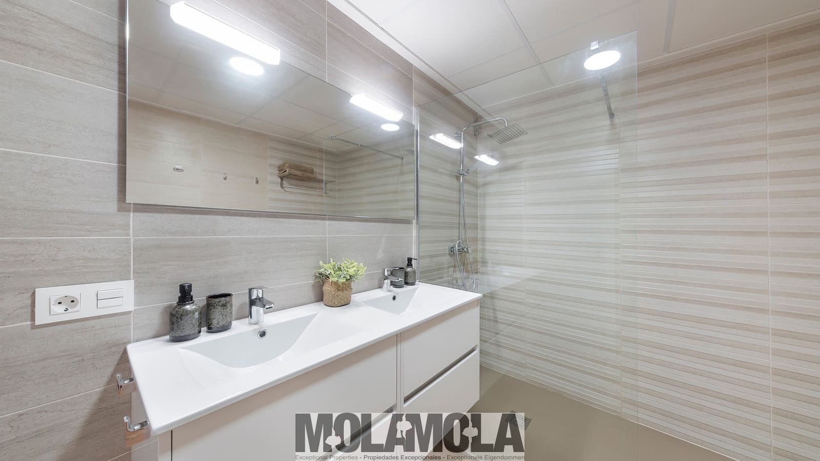 5 soveværelse Finca/Landehus til salg i Aguilas med swimmingpool garage - € 420.000 (Ref: 8820482)