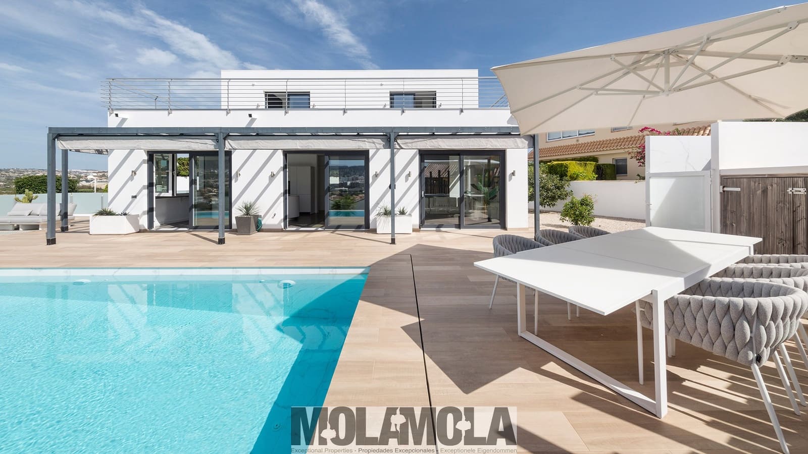4 soveværelse Villa til salg i Calpe / Calp med swimmingpool garage - € 1.325.000 (Ref: 8855506)