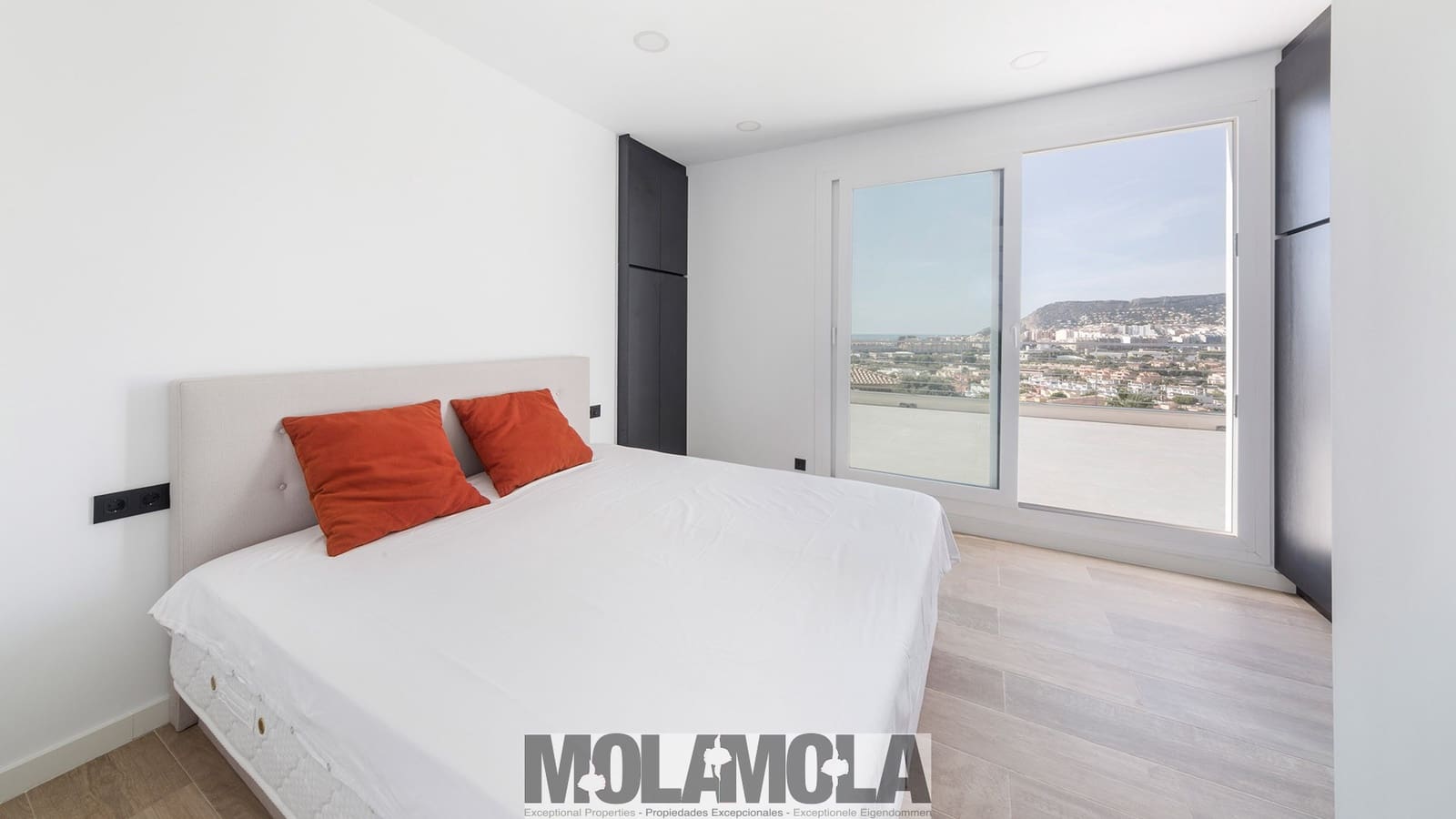 4 soveværelse Villa til salg i Calpe / Calp med swimmingpool garage - € 1.325.000 (Ref: 8855506)